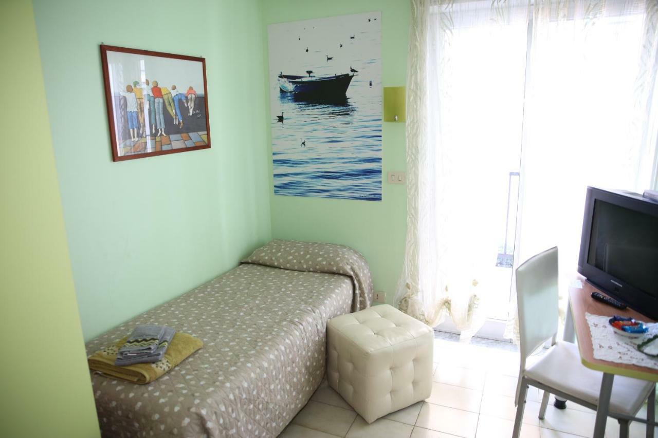 La Casa Del Nonno Bed & Breakfast Милацо Екстериор снимка